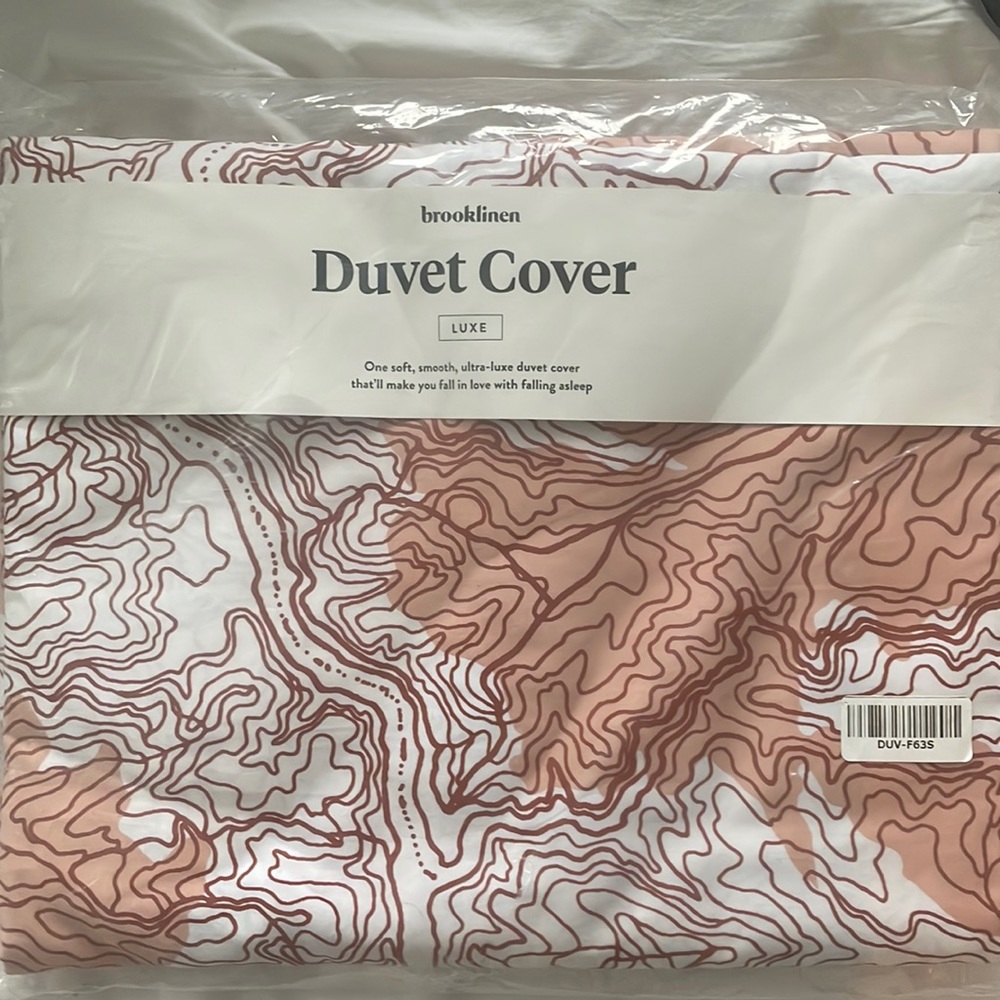 Brand new Queen duvet cover